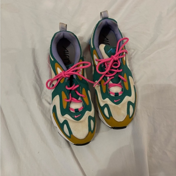 Nike AirMax 200 Mystic Green - Picture 2 of 5